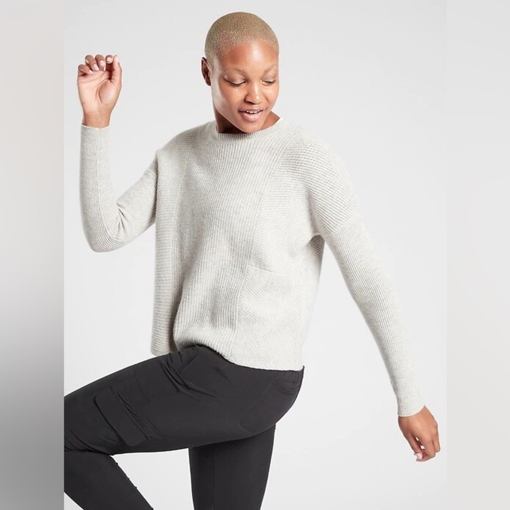 ATHLETA Wool Cashmere Turin Sweater Size Medium Light Grey Heather MSRP $178